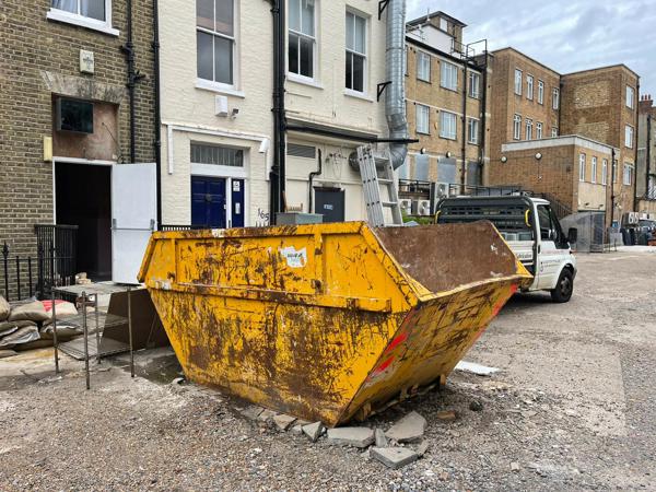Photo of a yellow skip